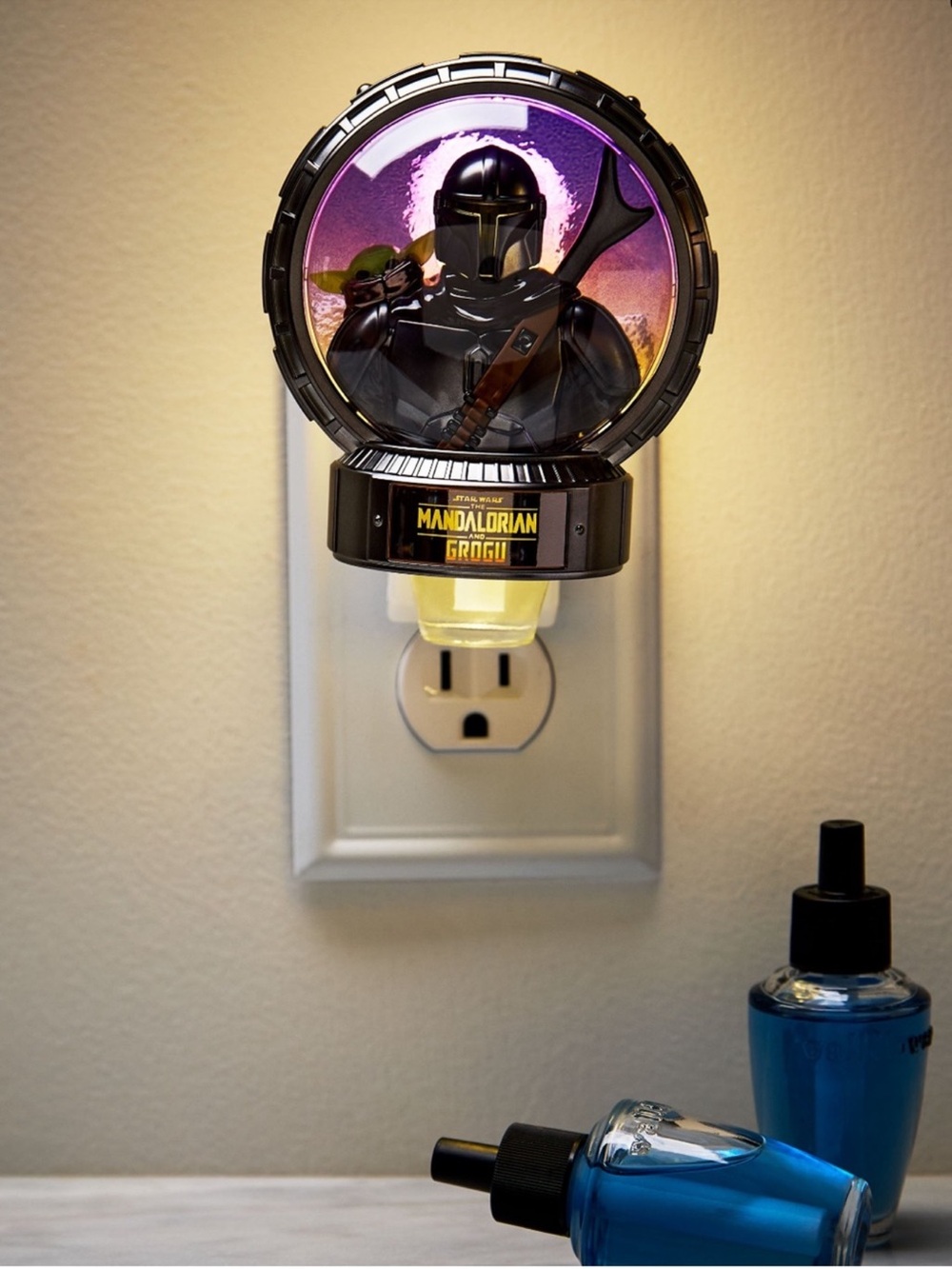 BBW STAR WARS The Mandalorian & Grogu Scent Control Wallflower Nightlight Plug - Picture 4 of 5